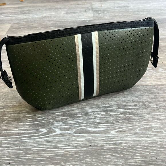 Dark Green Coated Neoprene - Cosmetic Case - NEW   NWT - Picture 1 of 9